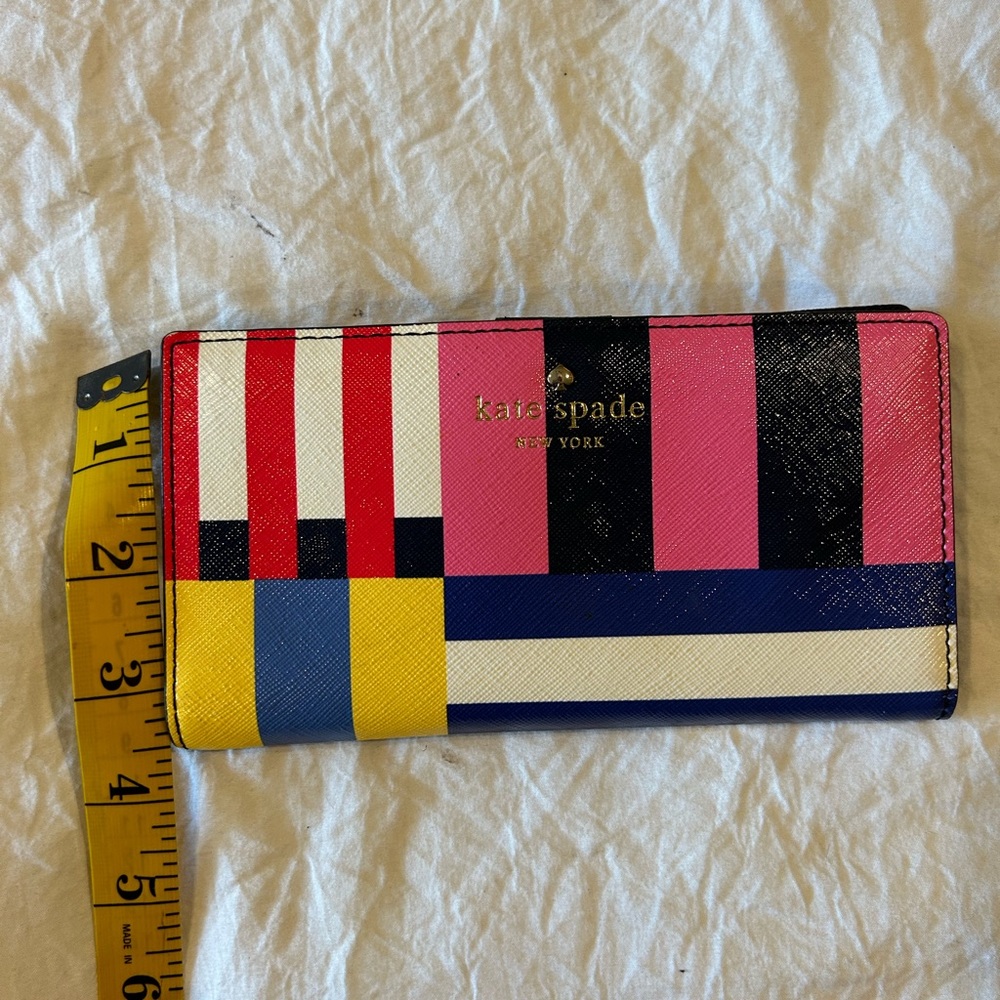 Kate Spade Wallet - Picture 2 of 5